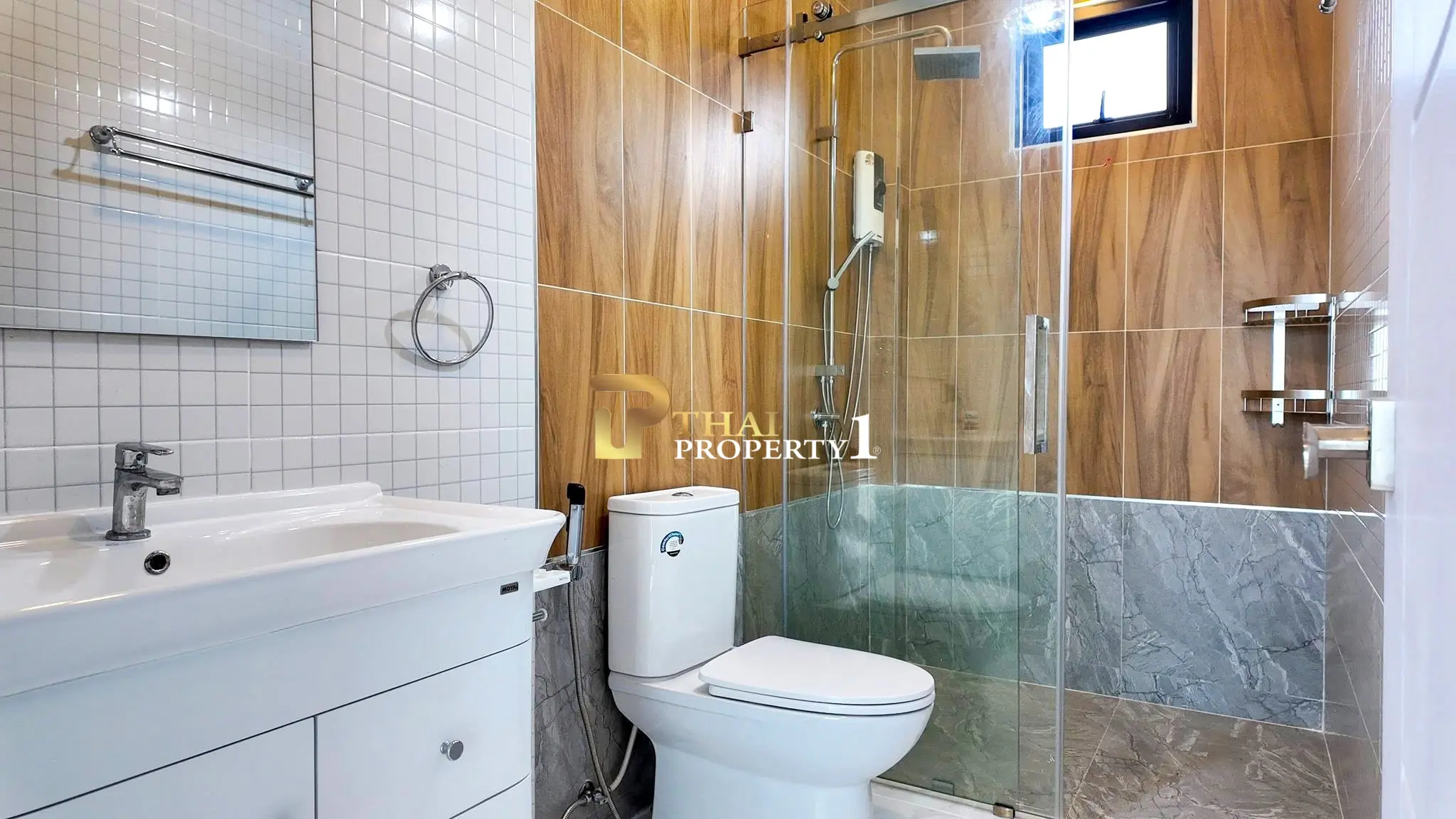 Luxury Corner Pool Villa Modern Design – Huay Yai Pattaya