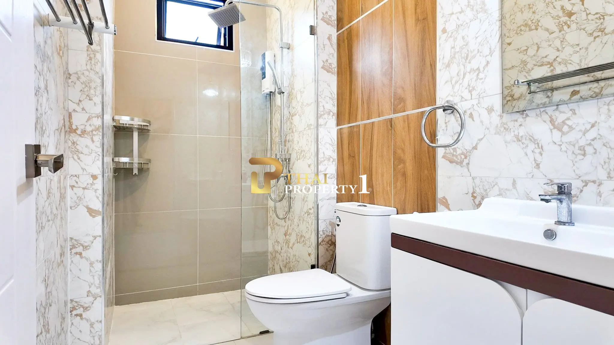 Luxury Corner Pool Villa Modern Design – Huay Yai Pattaya