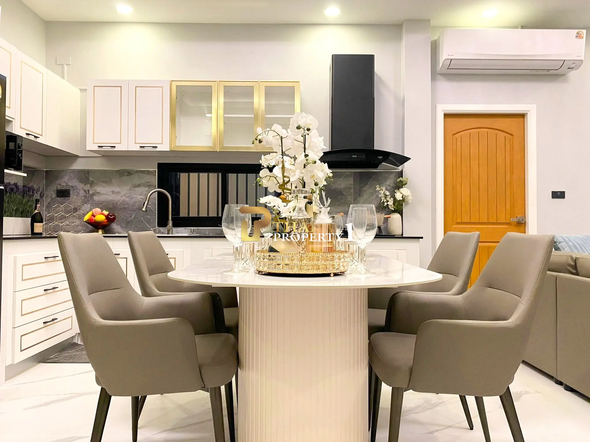 Luxury Corner Pool Villa Modern Design – Huay Yai Pattaya