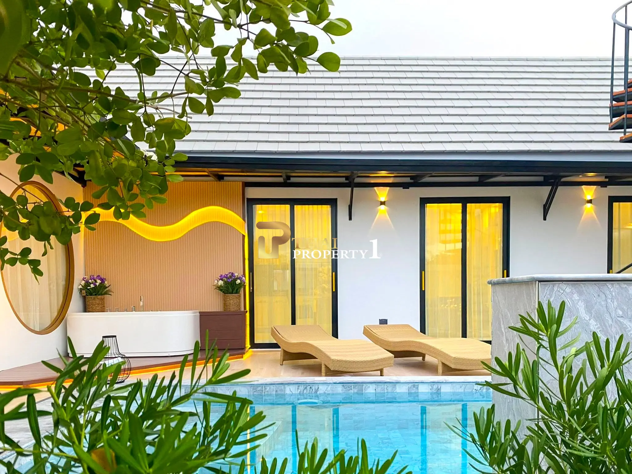 Luxury Corner Pool Villa Modern Design – Huay Yai Pattaya