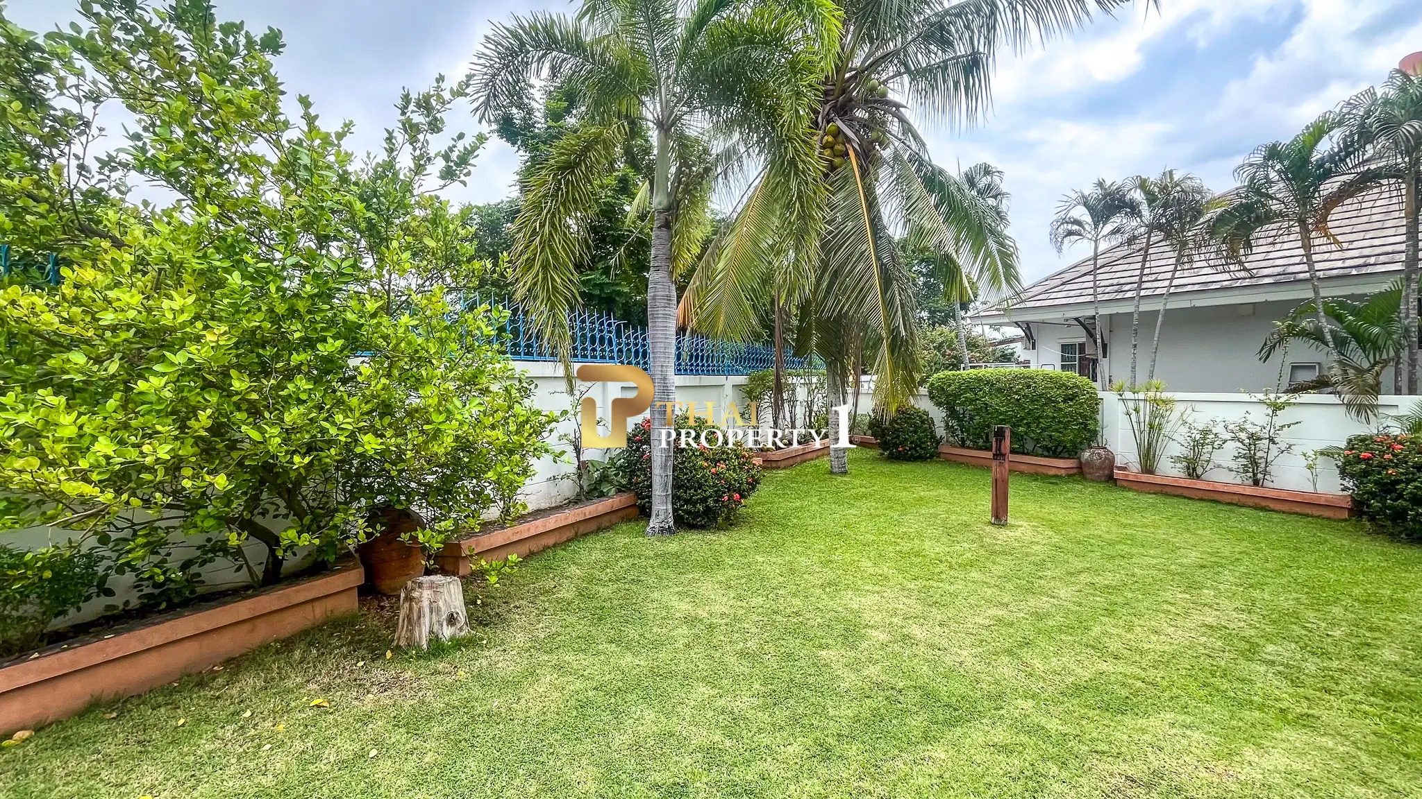 Elegant Tropical Pool Villa in Tippawan 5 Village, Hua Hin