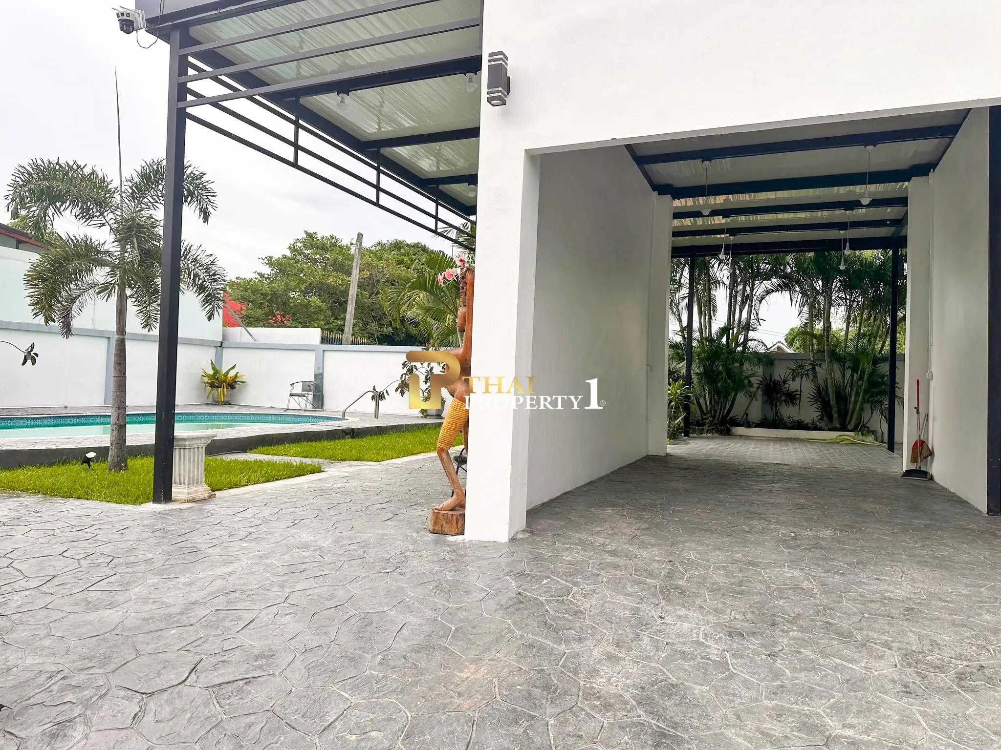 Pool Villa Huay Yai – Pattaya Convenient Location with Easy Access to All Routes