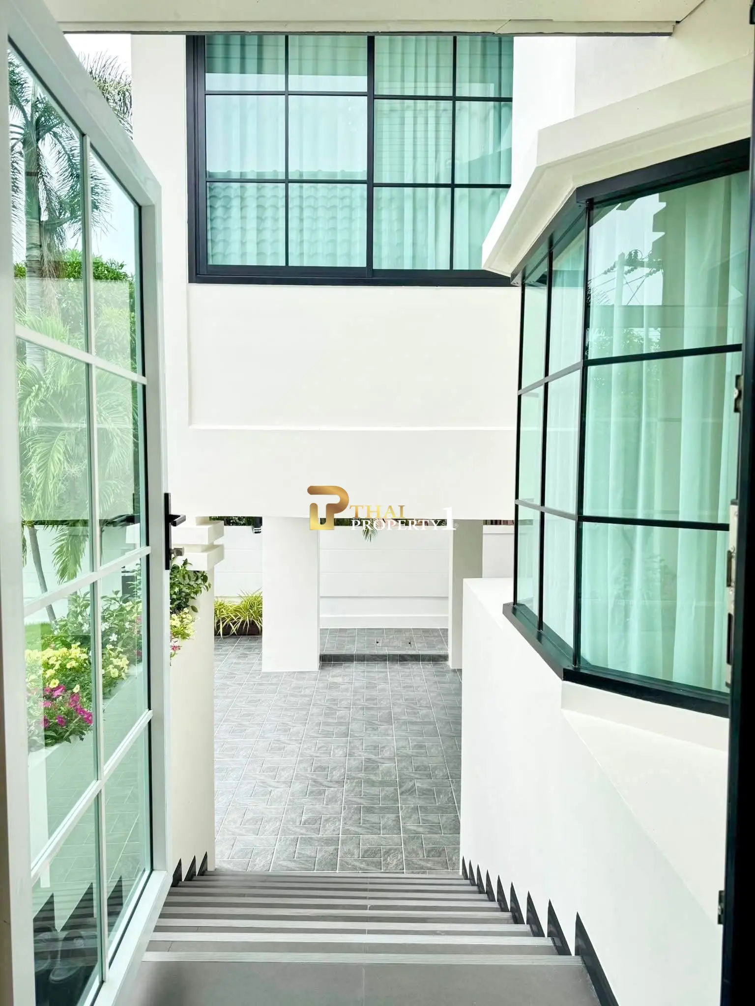 3-Storey Corner Pool Villa – Pattaya Park Hill, Nong Yai 2