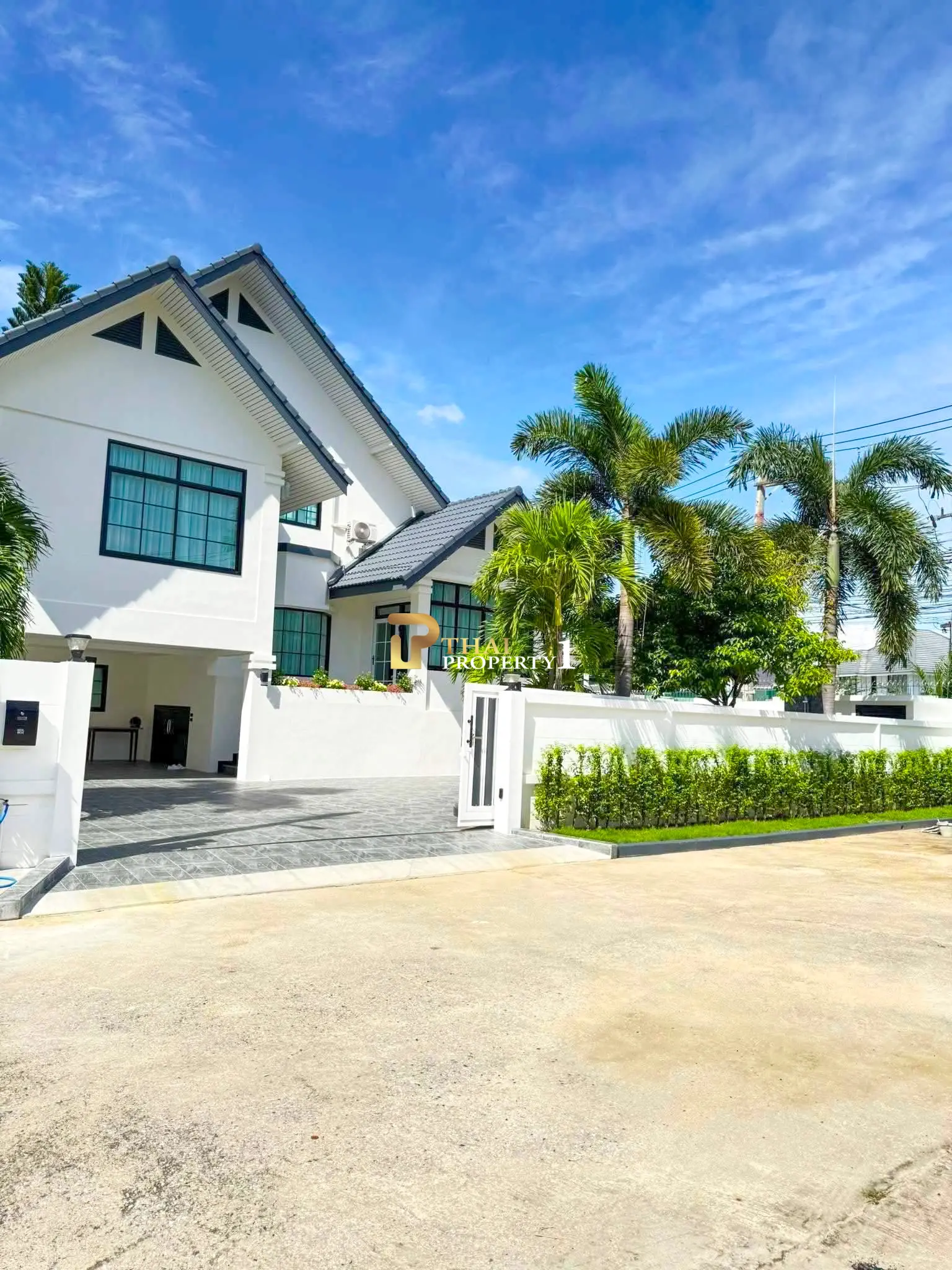3-Storey Corner Pool Villa – Pattaya Park Hill, Nong Yai 2