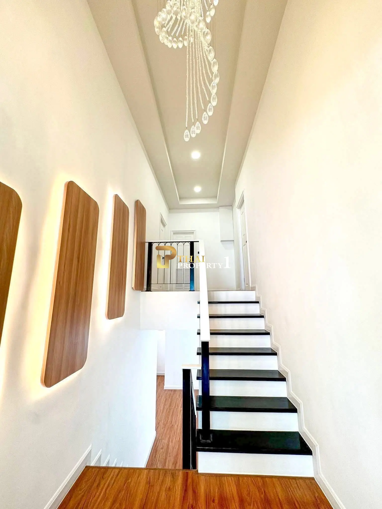 3-Storey Corner Pool Villa – Pattaya Park Hill, Nong Yai 2