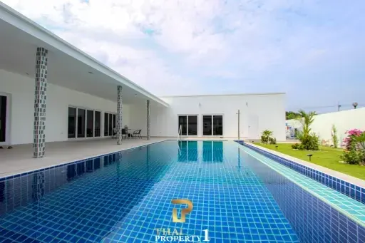 New Modern Low Energy Luxury Pool Villa With German Construction Technology