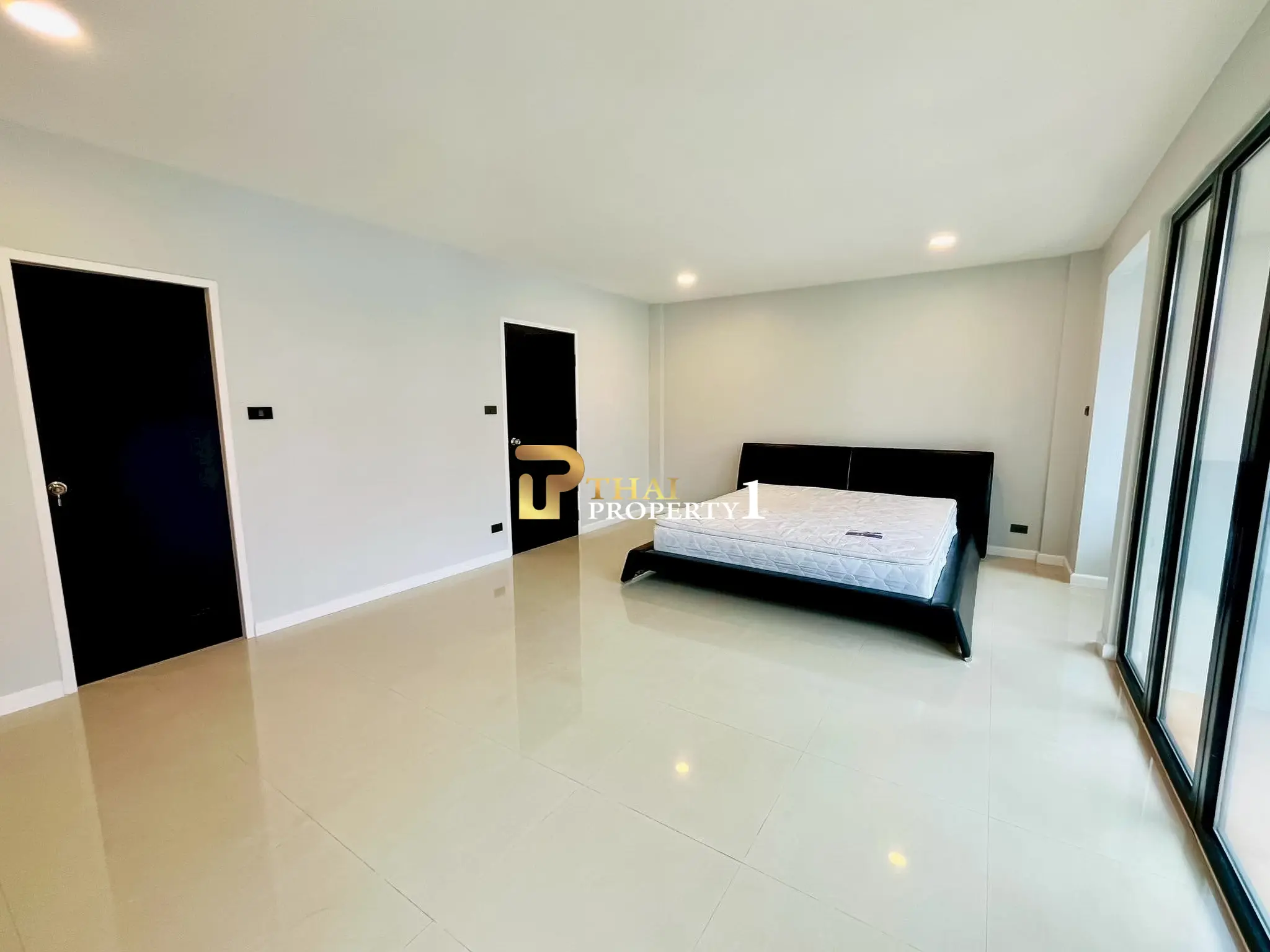 Luxury 4-Bedroom Corner Townhouse for Sale – Zensiri Midtown Villas, Central Jomtien