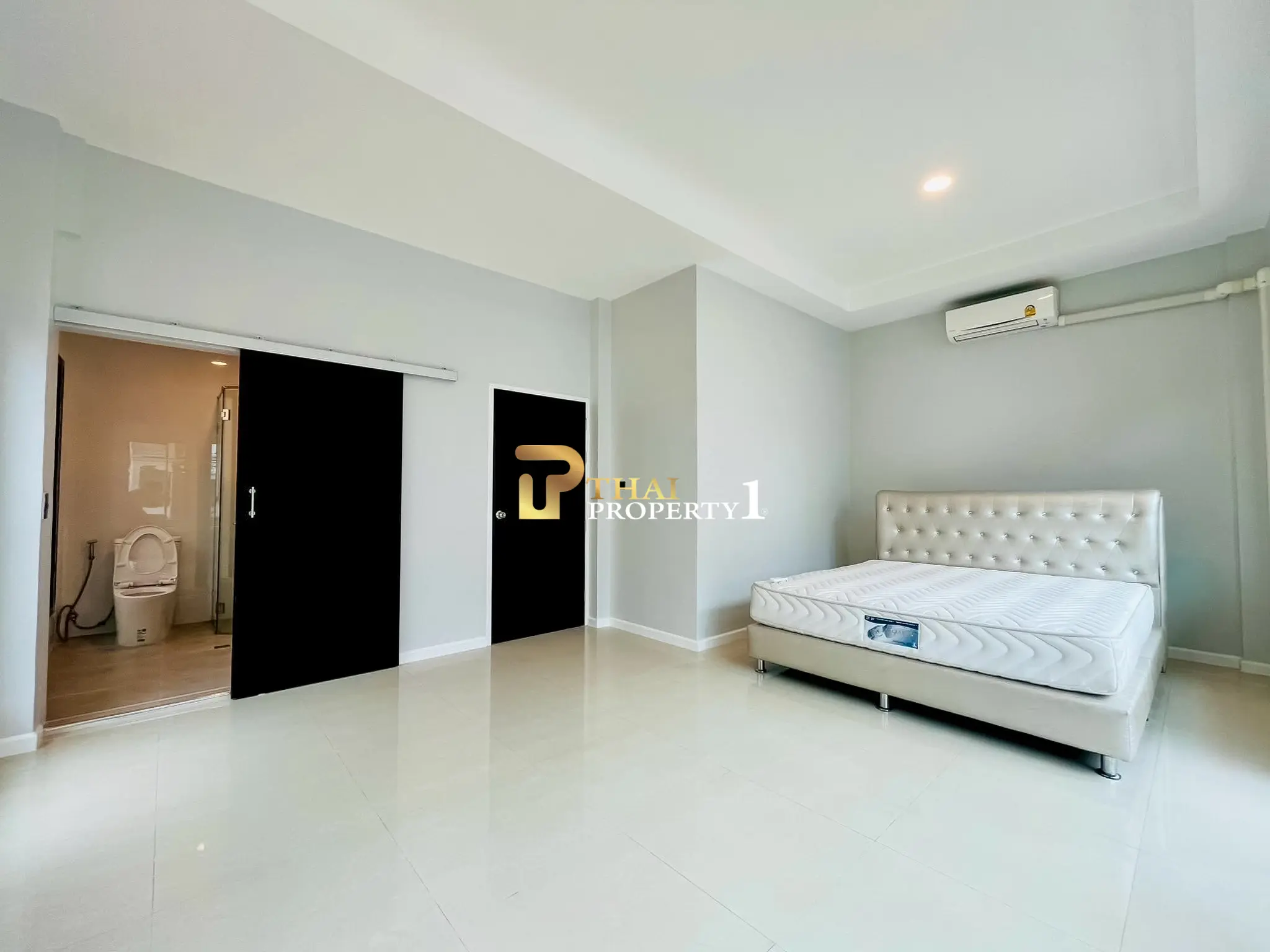 Luxury 4-Bedroom Corner Townhouse for Sale – Zensiri Midtown Villas, Central Jomtien