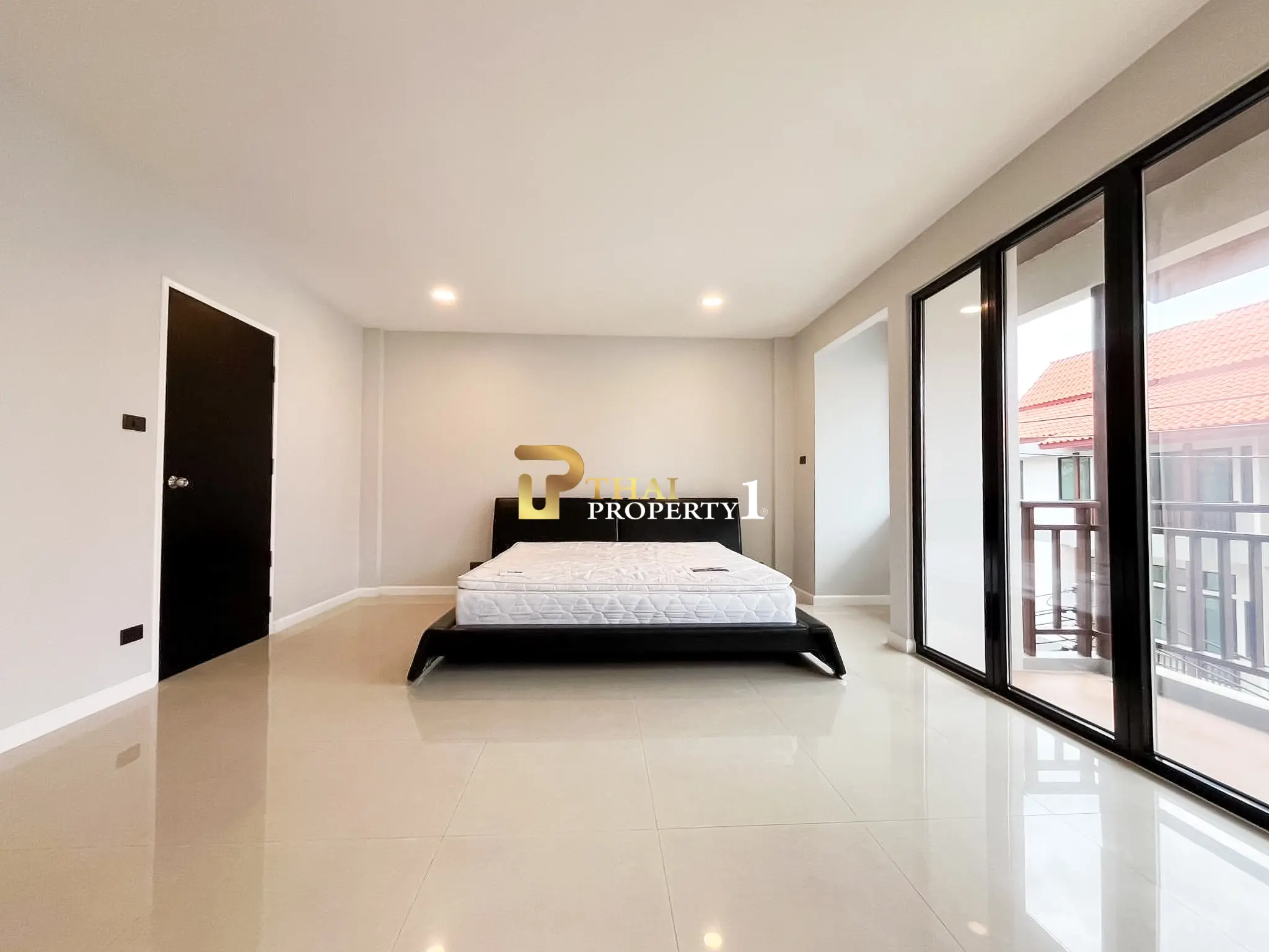 Luxury 4-Bedroom Corner Townhouse for Sale – Zensiri Midtown Villas, Central Jomtien