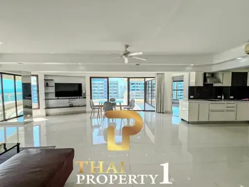 High Floor Direct Sea View Condo - Metro Jomtien Condotel