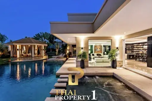 Masterpiece Pool Villa In Pattaya City