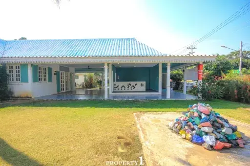 40 Meter Beach Front Villa On Almost 1 Rai Land At Pak Nam Pran - Pranburi