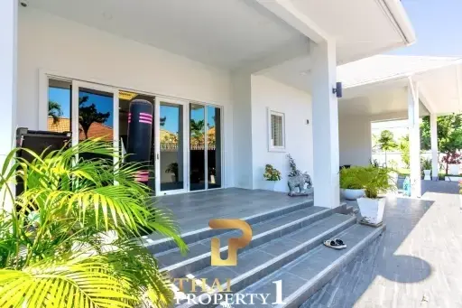 Modern High Quality 4 Bed Pool Villa For Sale - Hua Hin Soi 70