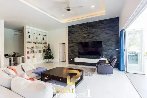 Modern High Quality 4 Bed Pool Villa For Sale - Hua Hin Soi 70