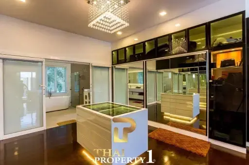 Modern High Quality 4 Bed Pool Villa For Sale - Hua Hin Soi 70