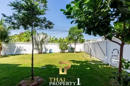 Modern High Quality 4 Bed Pool Villa For Sale - Hua Hin Soi 70