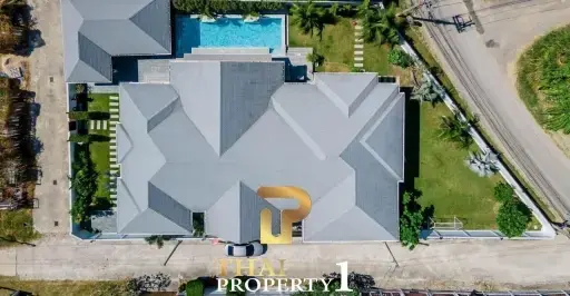 Modern High Quality 4 Bed Pool Villa For Sale - Hua Hin Soi 70