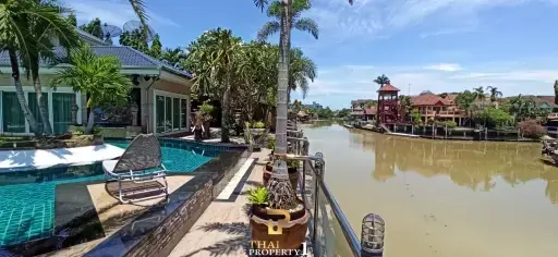 Jomtien Yacht Club - Luxury 4 Bedroom Pool Villa