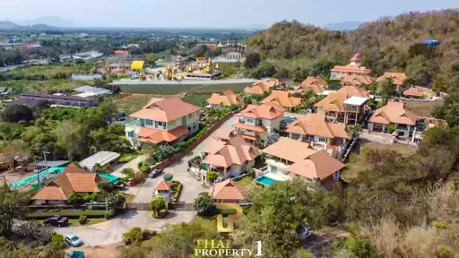 Three-Storey Pool Villa At Emerald Height - Khao Tao