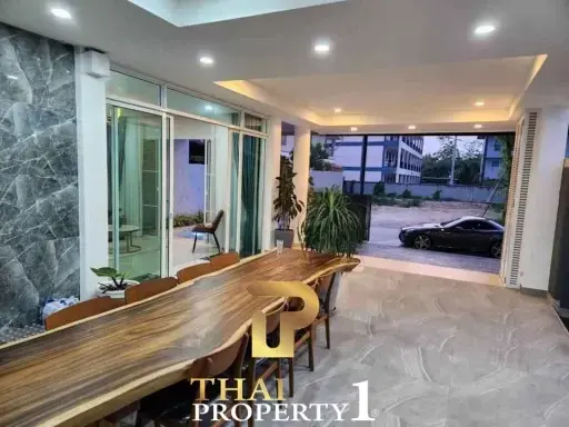 Ready to Move In 3-Storey Pool Villa - Khao Talo East Pattaya