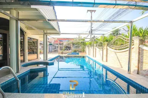 Corner Plot - 4 Bedroom Pool Villa For Sale - Soi Hua Hin 94