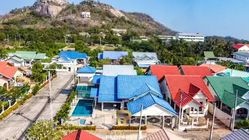 Corner Plot - 4 Bedroom Pool Villa For Sale - Soi Hua Hin 94