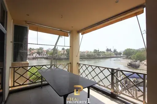 Pet-Friendly Condo in Pattaya for Sale 3 Bedroom Foreign Name – Jomtien Yacht Club 1 Na Jomtien