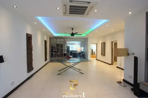 Pet-Friendly Condo in Pattaya for Sale 3 Bedroom Foreign Name – Jomtien Yacht Club 1 Na Jomtien