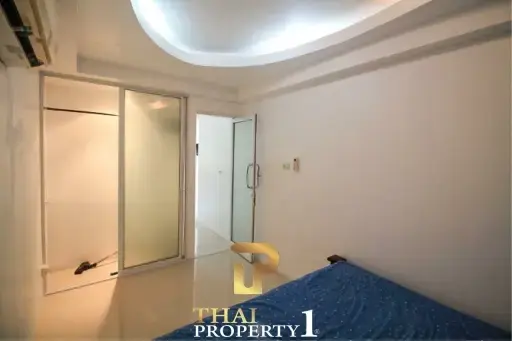 JOMTIEN PLAZA CONDOTEL - 200 METER FROM THE BEACH - FOREIGN NAME 3 STOREY TOWNHOUSE/ SHOP HOUSE FOR SALE