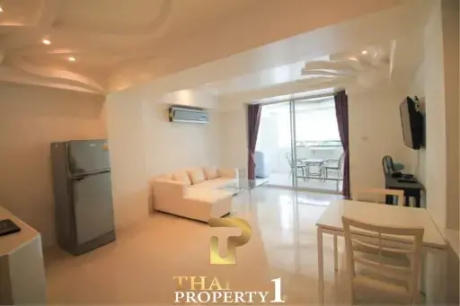 JOMTIEN PLAZA CONDOTEL - 200 METER FROM THE BEACH - FOREIGN NAME 3 STOREY TOWNHOUSE/ SHOP HOUSE FOR SALE