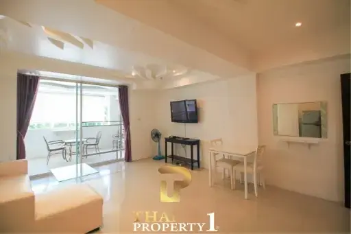 JOMTIEN PLAZA CONDOTEL - 200 METER FROM THE BEACH - FOREIGN NAME 3 STOREY TOWNHOUSE/ SHOP HOUSE FOR SALE