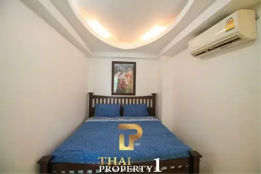 JOMTIEN PLAZA CONDOTEL - 200 METER FROM THE BEACH - FOREIGN NAME 3 STOREY TOWNHOUSE/ SHOP HOUSE FOR SALE