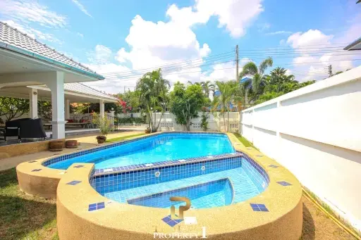 Pool Villa With 3 Bedroom At Chantha Village Cha Am / Hua Hin