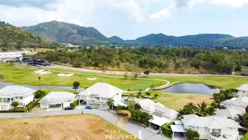 Direct Golf Course View - 3 Bedroom Pool Villa @ Black Mountain