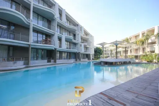 Direct Pool View 3rd Floor Condo Baan SanKram