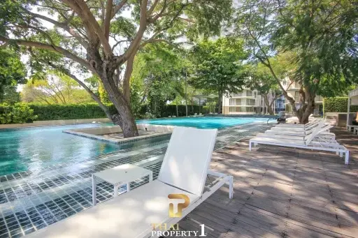 Pool View Great Priced 2 Bedroom Unit - At Beach Condo Baan SanKraam