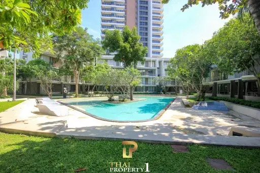 Pool View Great Priced 2 Bedroom Unit - At Beach Condo Baan SanKraam