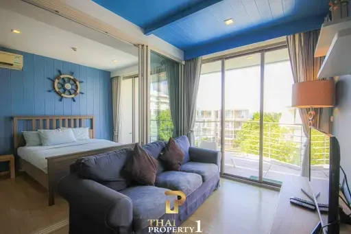 Pool View Great Priced 2 Bedroom Unit - At Beach Condo Baan SanKraam