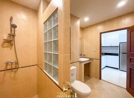 Upgraded 2 Bedroom Unit At Nordic Park Hill - Patamnak Soi 4