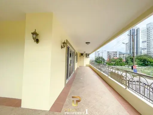 Massive 2 Bedrooms Condo Unit At Nordic Park Hill - Pratamnak