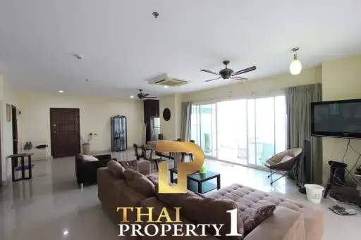 View Talay 6, 153 sq. m., 10th fl front corner unit, Sea View Pattaya