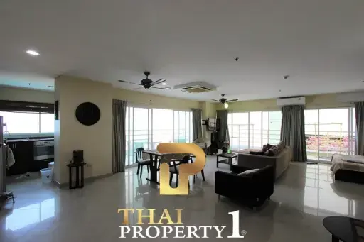 View Talay 6, 153 sq. m., 10th fl front corner unit, Sea View Pattaya