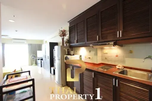 View Talay 6, 153 sq. m., 10th fl front corner unit, Sea View Pattaya