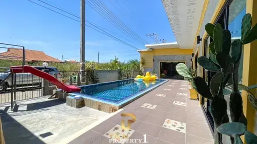 Freestanding 5 Bedroom Pool Villa For Sale - Soi Hua Hin 102