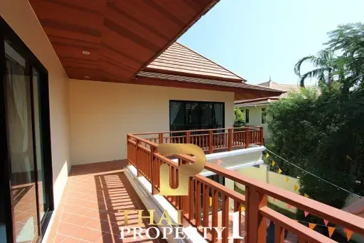 Luxurious Pool Villa Just 100 Meters from Bang Sare Beach