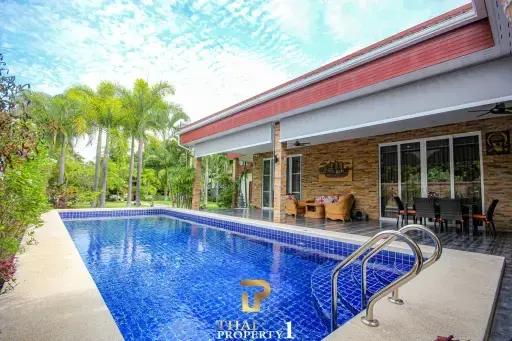 Wonderful 3 Bed Pool Villa On A Large Plot For Sale In Soi Hua Hin 112