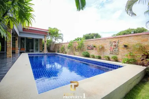 Wonderful 3 Bed Pool Villa On A Large Plot For Sale In Soi Hua Hin 112