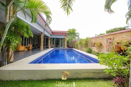 Wonderful 3 Bed Pool Villa On A Large Plot For Sale In Soi Hua Hin 112