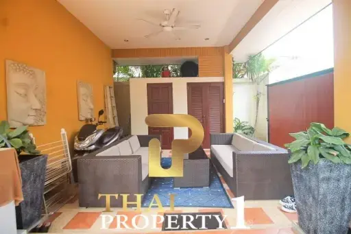 Spectacular Pool Villa In The Heart Of Jomtien - ONLY 500 Meters From The Sea!