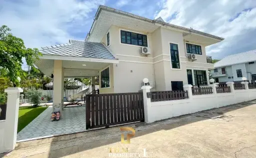 Centrally Located Large 2-Storey 5 Bedroom Pool Villa At Grand Hill